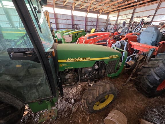 Image of John Deere 5520N equipment image 1
