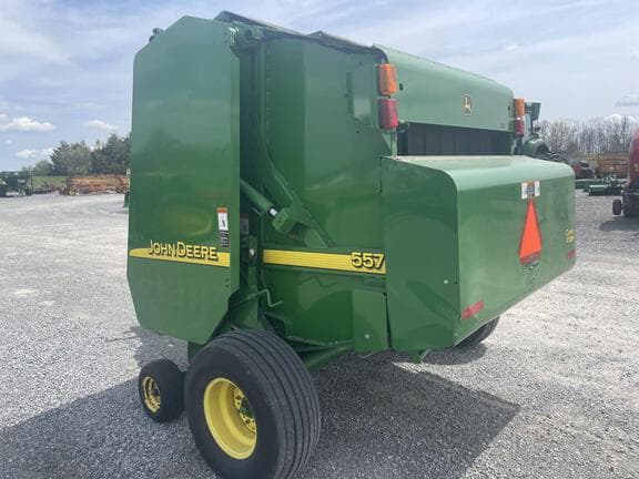 Image of John Deere 557 equipment image 2