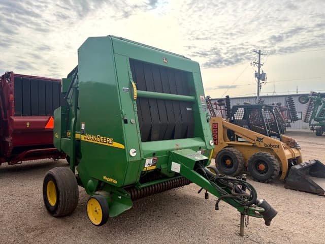 Image of John Deere 567 MegaWide equipment image 2