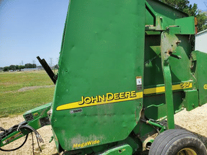 2003 John Deere 567 Image