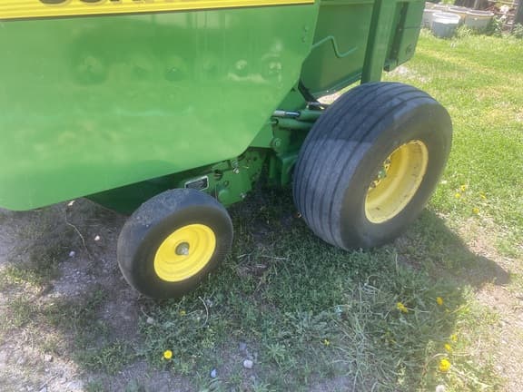Image of John Deere 567 equipment image 4