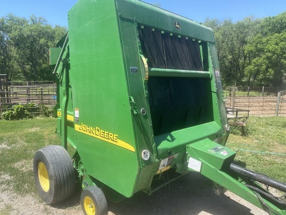 Image of John Deere 567 equipment image 1