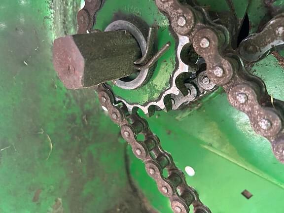 Image of John Deere 567 equipment image 2
