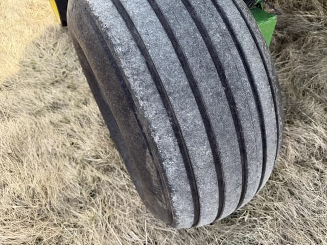 Image of John Deere 567 equipment image 4