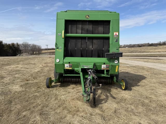 Image of John Deere 567 equipment image 1