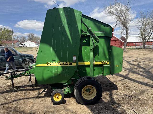 Image of John Deere 567 equipment image 3