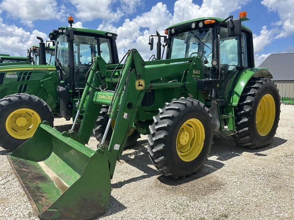 Main image John Deere 6220
