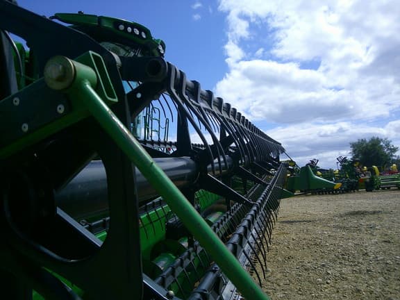 Image of John Deere 630F equipment image 4