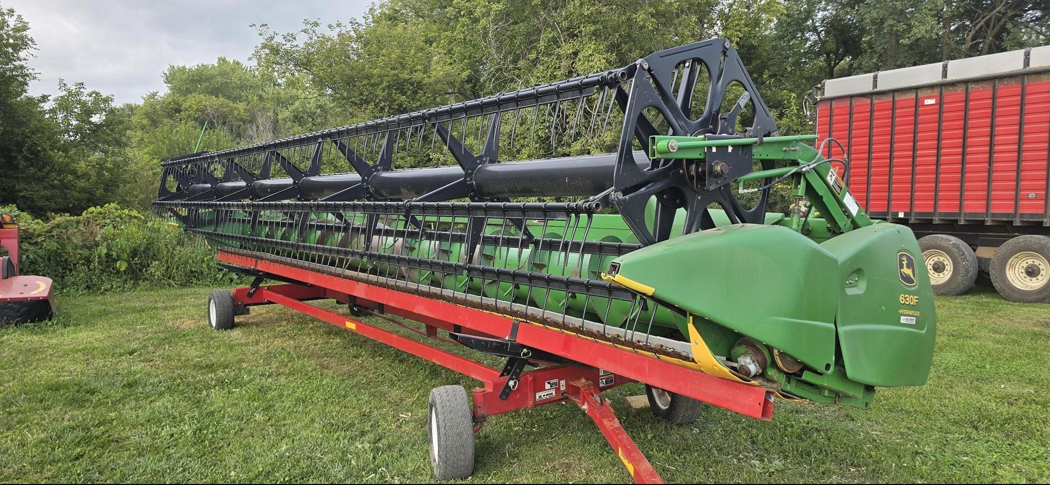 2003 John Deere 630F Equipment Image0