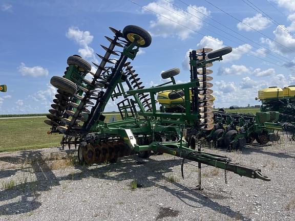 Image of John Deere 637 equipment image 2