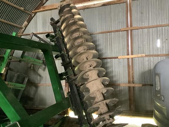 Image of John Deere 637 equipment image 2