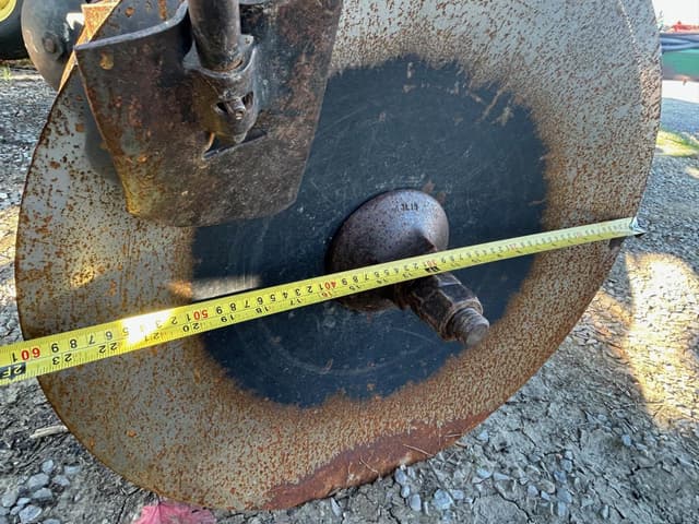 Image of John Deere 637 equipment image 4