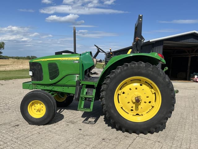 Image of John Deere 6420 equipment image 2
