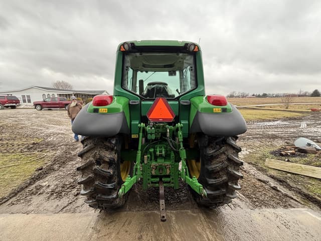 Image of John Deere 6420 equipment image 4