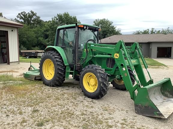 Image of John Deere 6420 equipment image 1