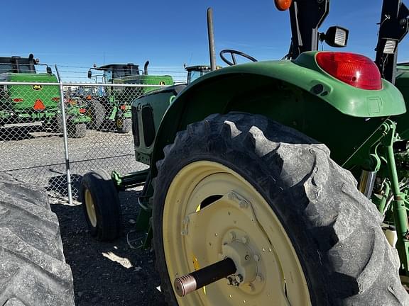 Image of John Deere 6420 equipment image 2