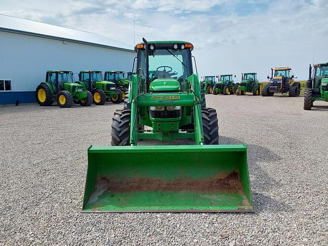 Image of John Deere 6420 equipment image 1