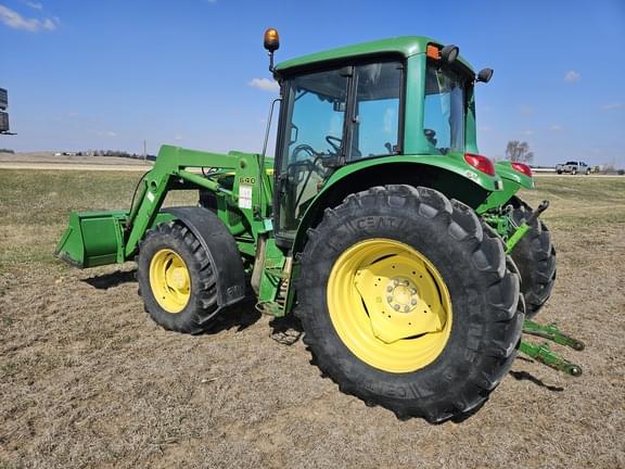 Image of John Deere 6420 equipment image 3