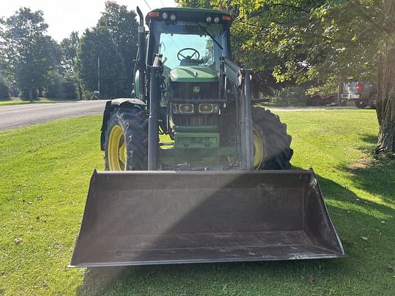 Image of John Deere 6420 equipment image 1