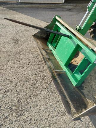 Image of John Deere 6420 equipment image 4