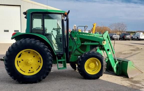 Image of John Deere 6420 equipment image 2
