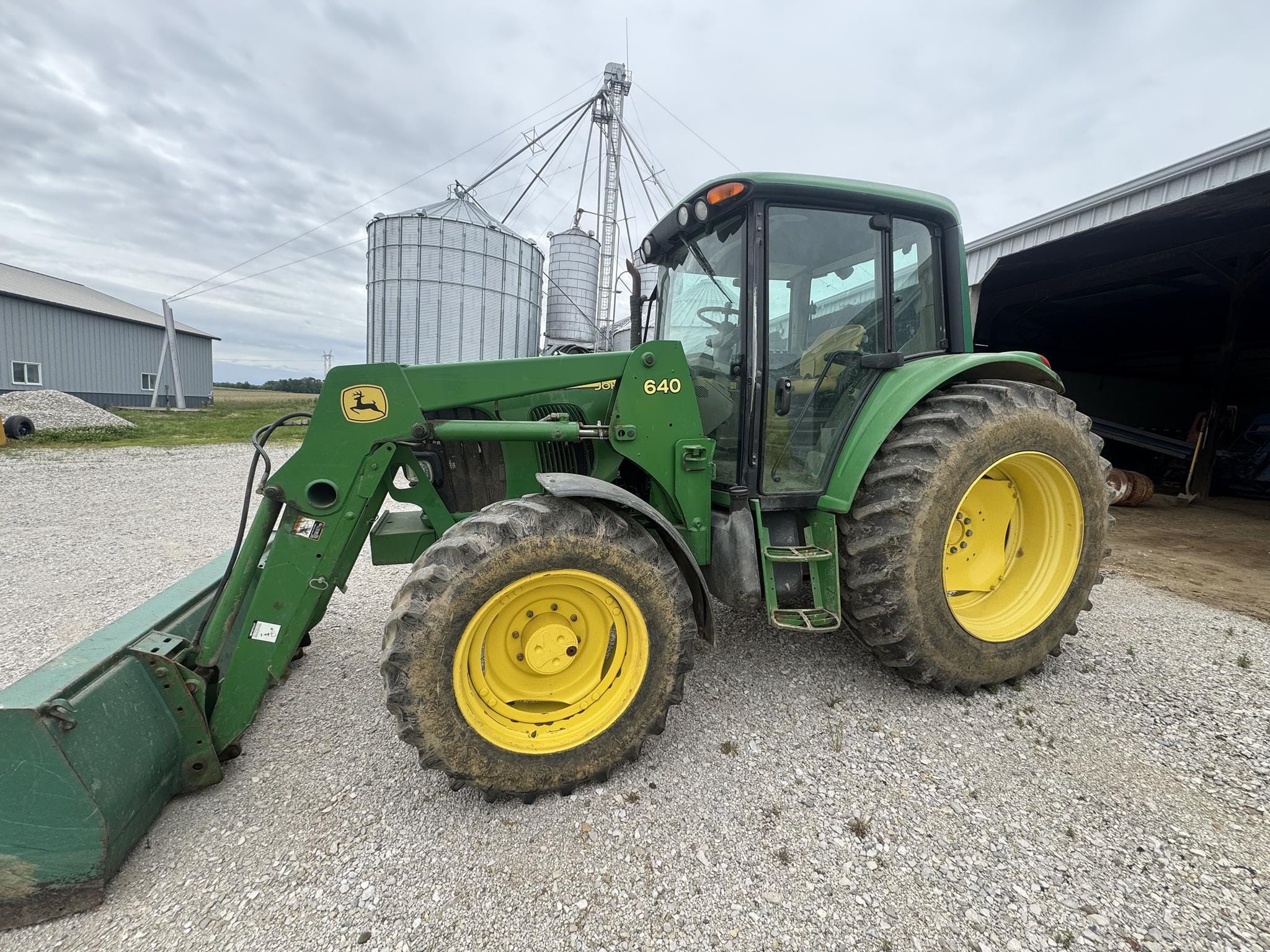 2003 John Deere 6420 Equipment Image0