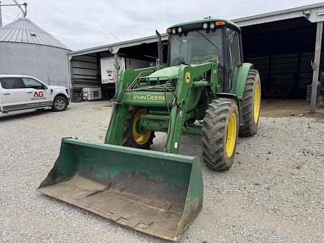 Image of John Deere 6420 equipment image 2