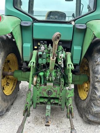 Image of John Deere 6420 equipment image 4