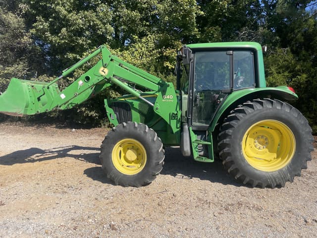 Image of John Deere 6420 equipment image 1