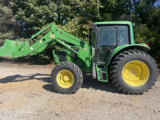 Image of John Deere 6420 equipment image 1