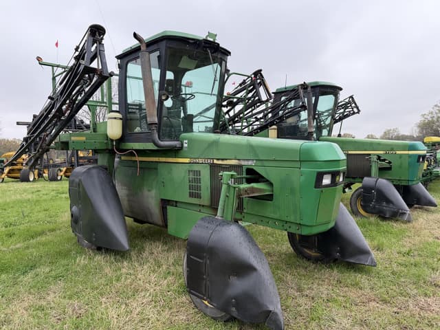Image of John Deere 6700 equipment image 1