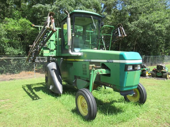 Image of John Deere 6700 equipment image 1