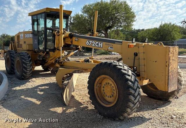 Image of John Deere 672CH equipment image 2