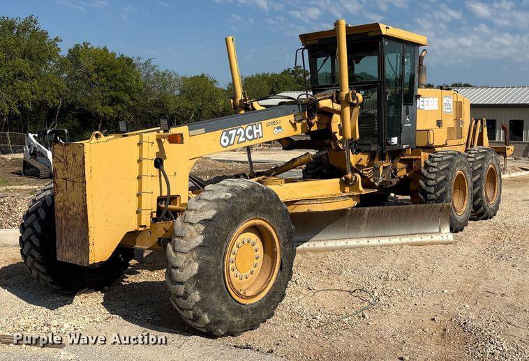 Image of John Deere 672CH Primary image