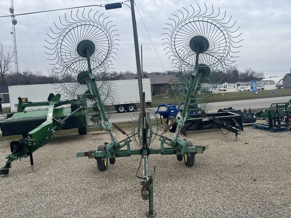 Main image John Deere 702