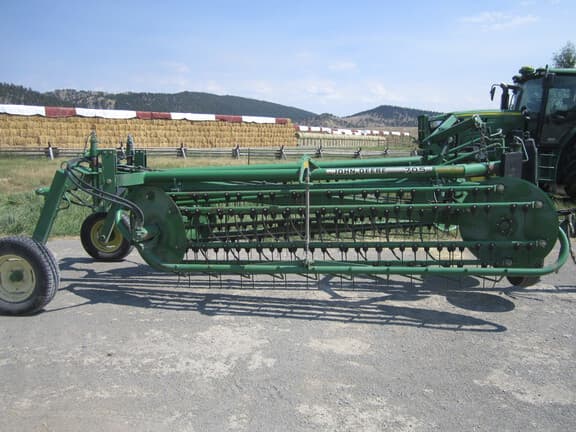 Image of John Deere 705 equipment image 1