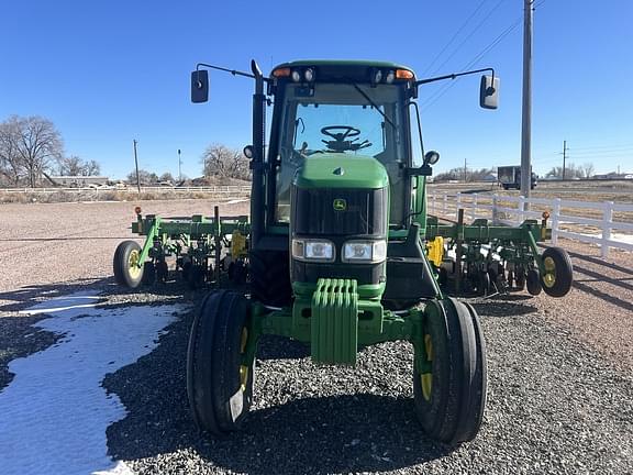 Image of John Deere 7220 equipment image 1