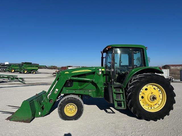 Image of John Deere 7220 equipment image 1