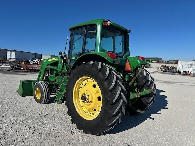 Image of John Deere 7220 equipment image 2