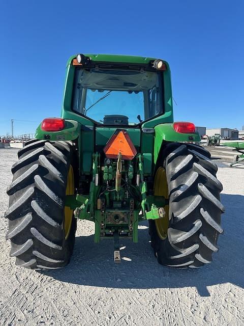 Image of John Deere 7220 equipment image 3