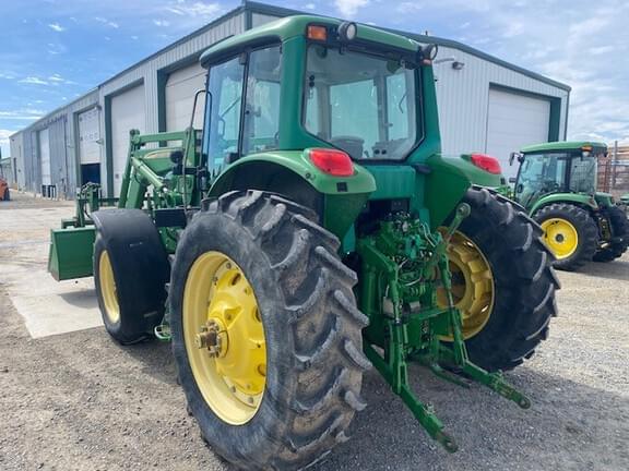 Image of John Deere 7220 equipment image 4