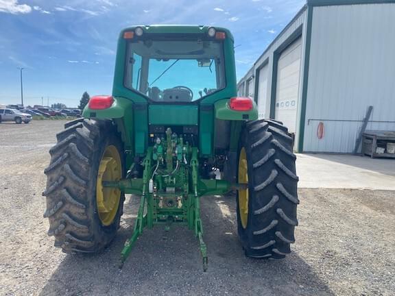 Image of John Deere 7220 equipment image 3