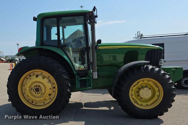 Image of John Deere 7220 equipment image 3