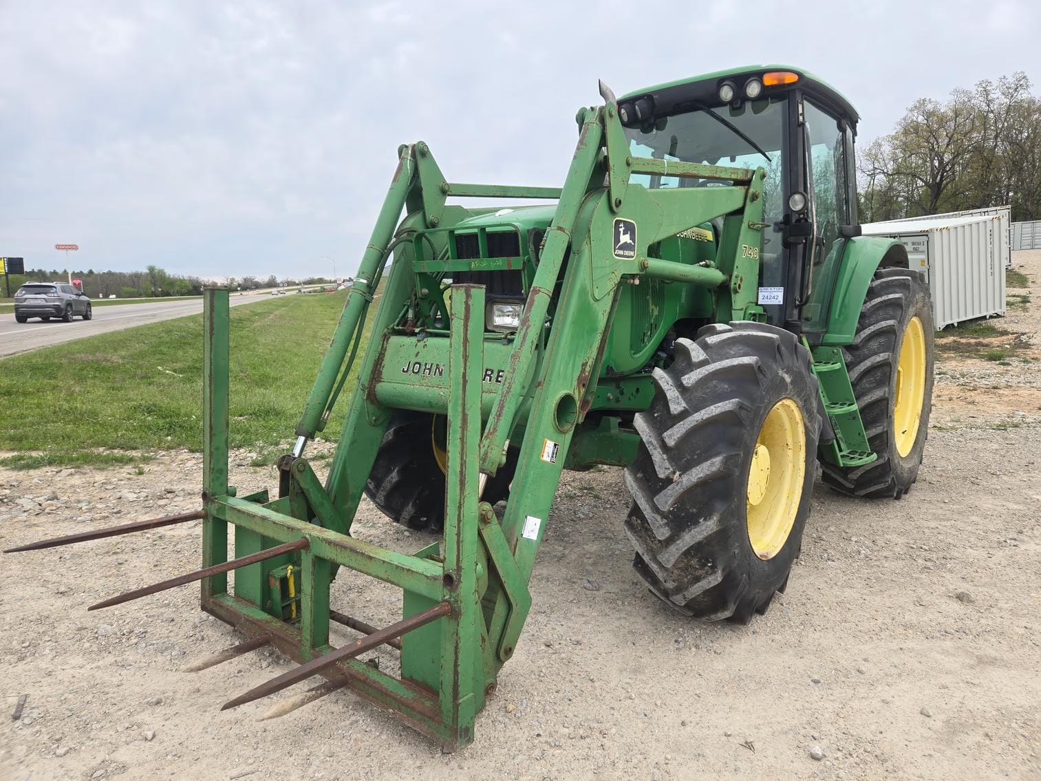 2003 John Deere 7220 Equipment Image0