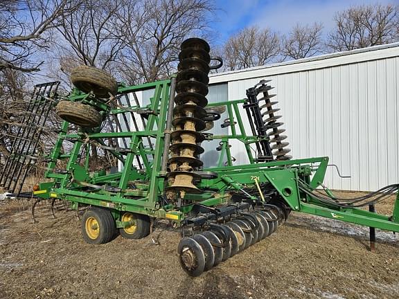 Image of John Deere 726 equipment image 1