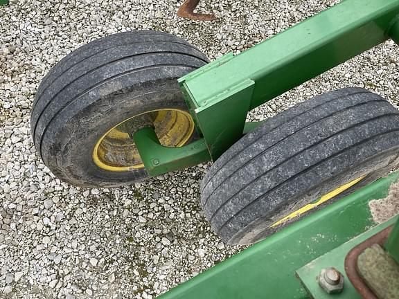 Image of John Deere 726 equipment image 3