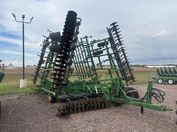 Image of John Deere 726 equipment image 2