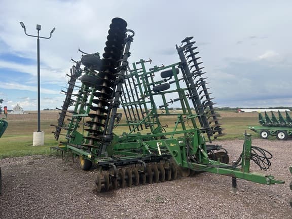 Image of John Deere 726 equipment image 2