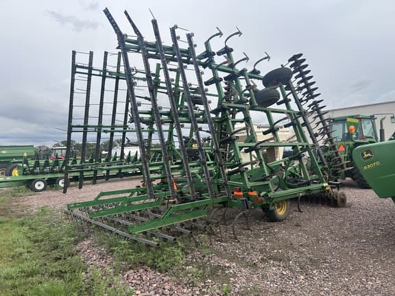 Image of John Deere 726 equipment image 3