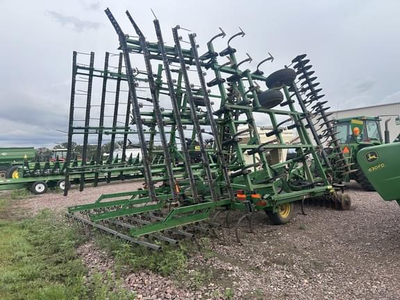 Image of John Deere 726 equipment image 3